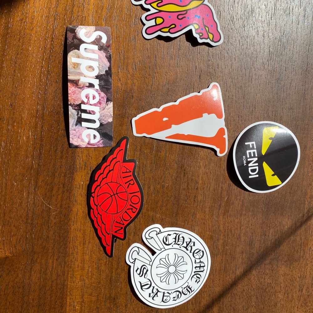 Suprem, VLONE, Fendi, Chrome Hearts, Air Jordan OF